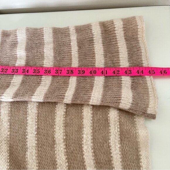 🎥 Guilty Party TV Show THE ELDER STATESMAN Cashmere Cardigan - Picture 10 of 11